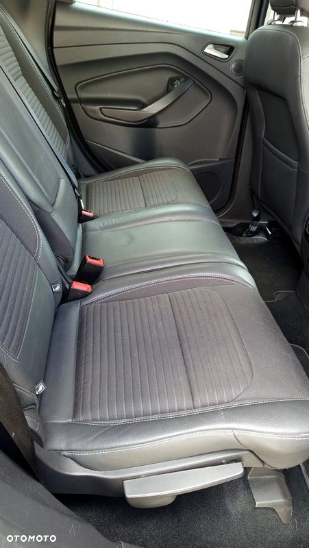 Ford Kuga 1.5 EcoBoost 2x4 ST-Line - 13