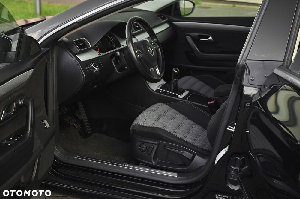 Volkswagen Passat CC 2.0 Blue TDI - 23