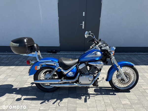 Suzuki Intruder