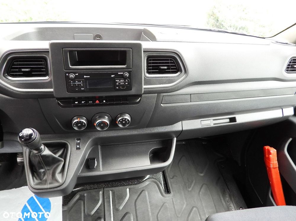 Renault MASTER  PLANDEKA 10 PALET TEMPOMAT LEDY KLIMATYZACJA  165KM - 32