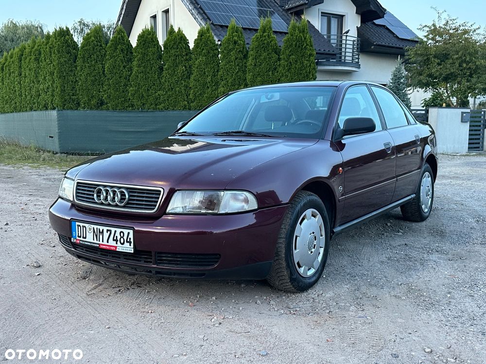 Audi A4 Limousine - 1