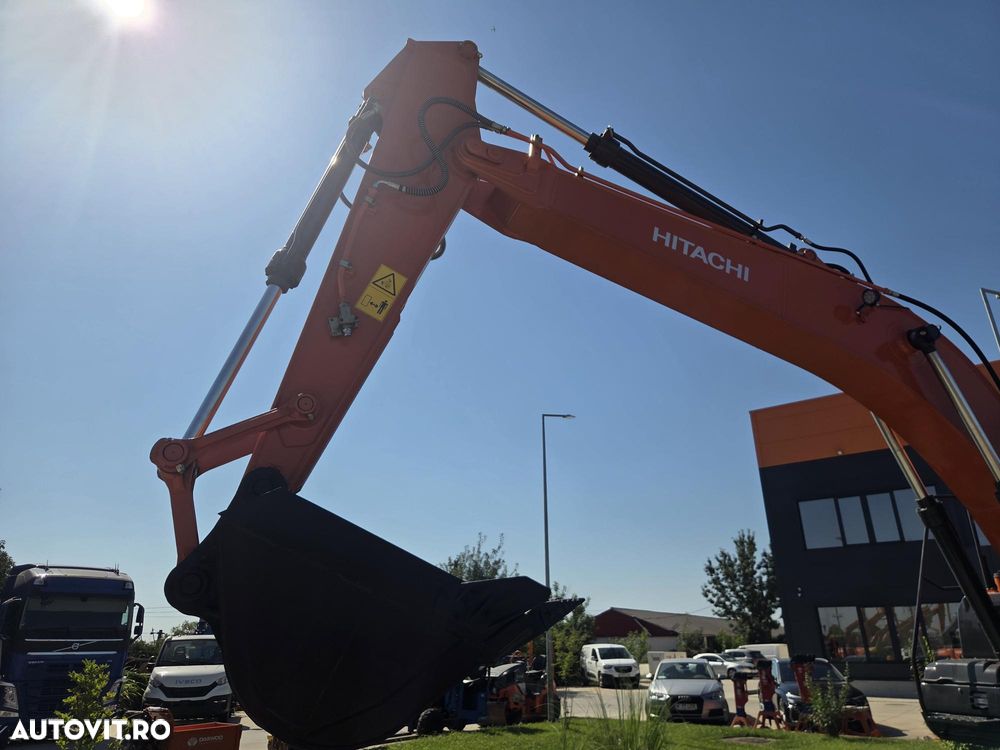Hitachi ZX220, 22tone, 2026, 7ore, cupa 1,3mc, adancime sapare 7m, latime 2,99m, inst picon pe brate, Aer cond, computer in lb romana, produs in JAPONIA, posibilitate leasing 5 ani, garanti 1 an-PROMOTIE 109.900 EUR+Tva - 13