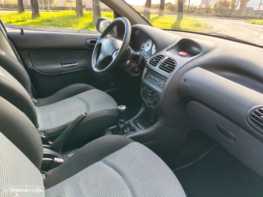 Peugeot 206 1.1 Color Line - 16