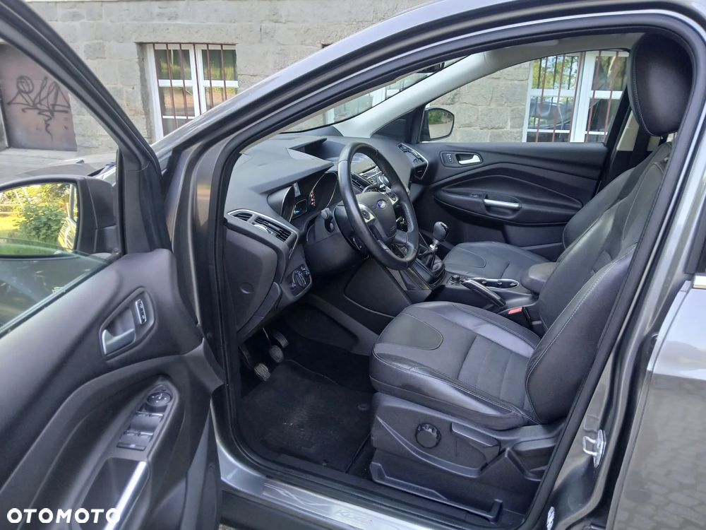 Ford Kuga 2.0 TDCi 4x4 Titanium - 17