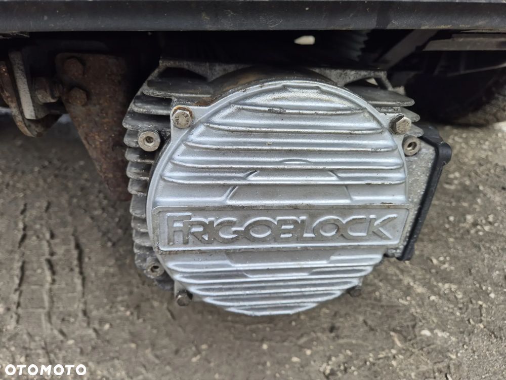 Chłodnia Mroźnia 8 palet, 4.5m , 2 komory, 2 parowniki, zasilanie stacjonarne na prąd, stan bdb! - 17