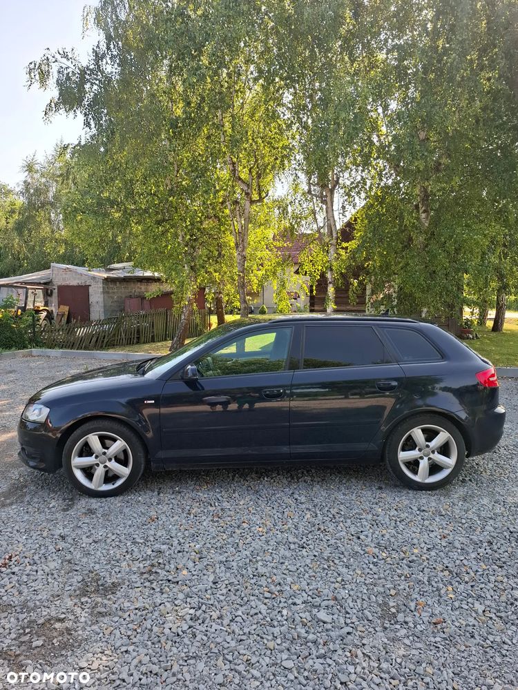 Audi A3 Sportback 2.0 TDI DPF Quattro Ambiente - 2