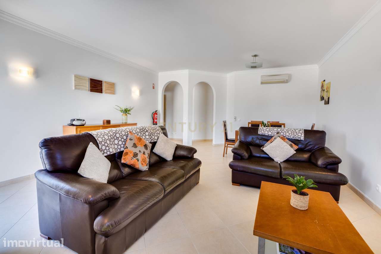 Espaçoso Apartamento T3 no Último Piso com Vista para as Piscinas no O - Grande imagem: 3/29