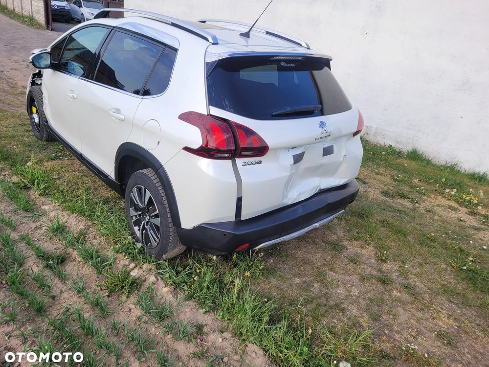 Peugeot 2008 - 10