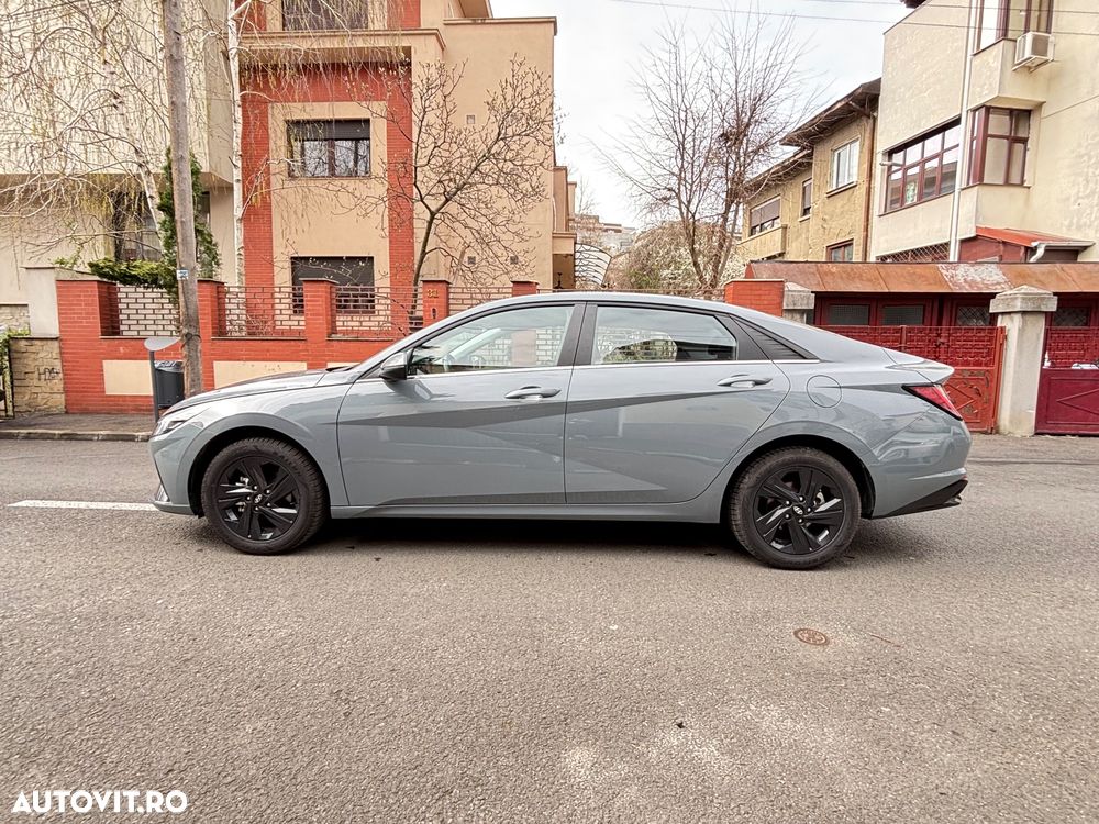 Hyundai Elantra 1.6 l 123 CP CVT Highway - 10