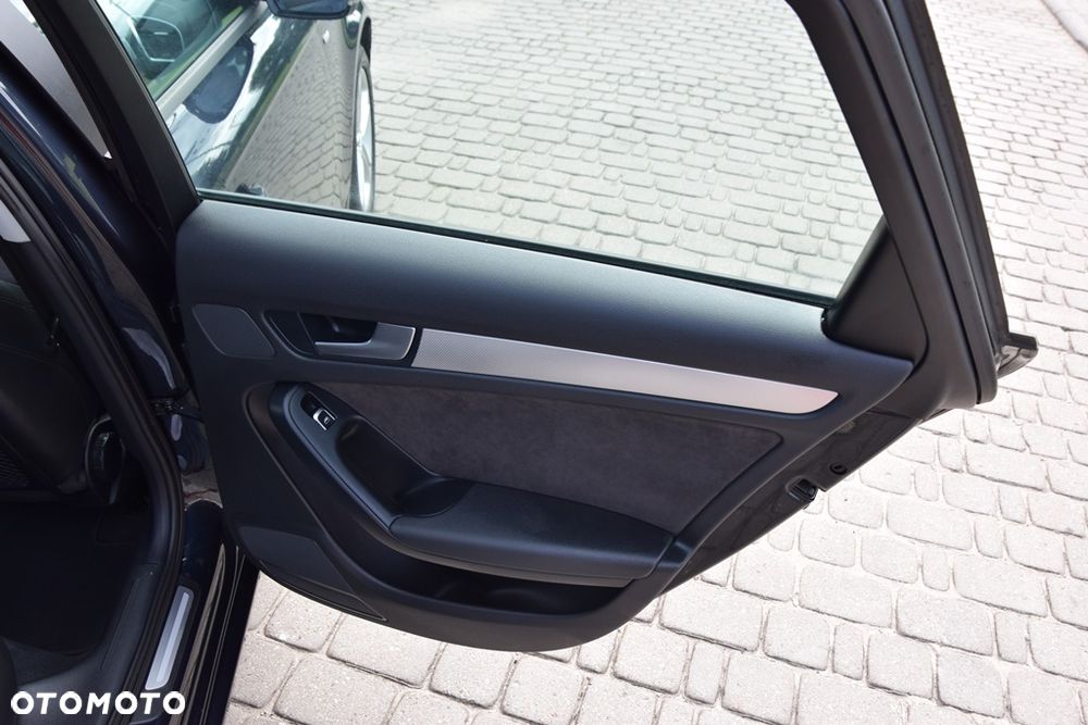 Audi A4 Avant 2.0 TDI DPF S line Sportpaket - 24