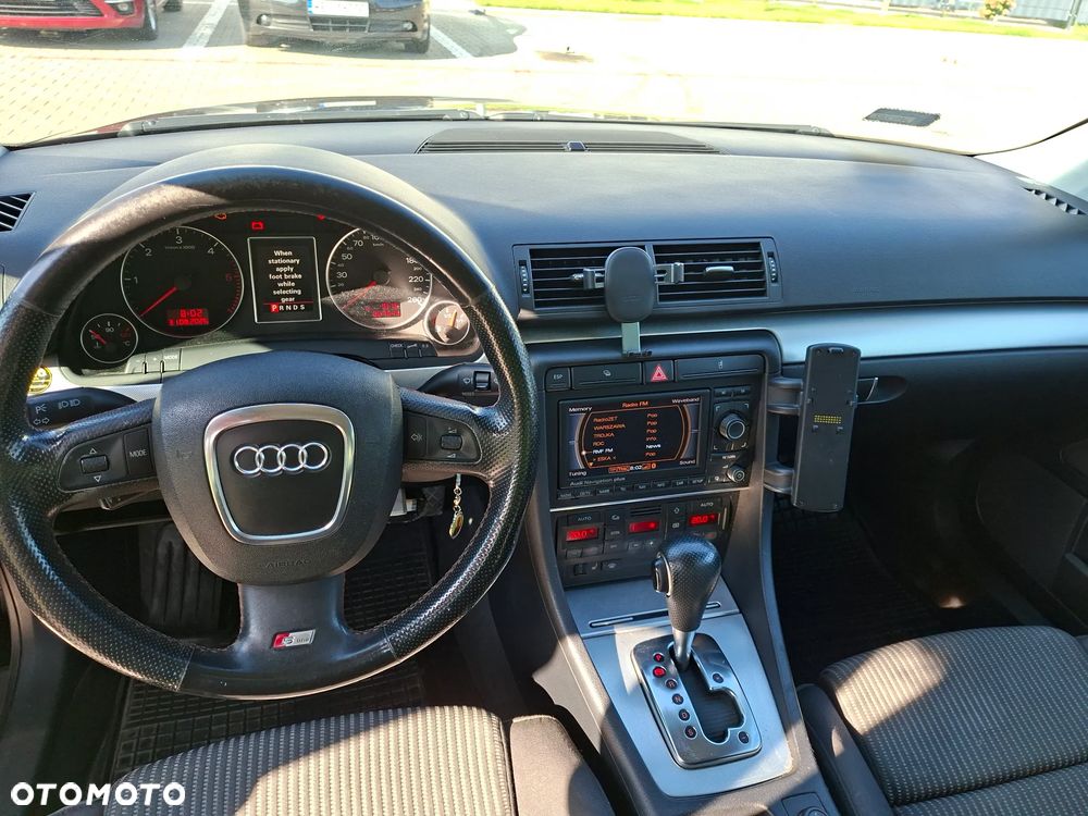 Audi A4 Limousine - 15