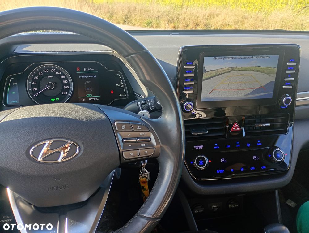 Hyundai IONIQ - 11