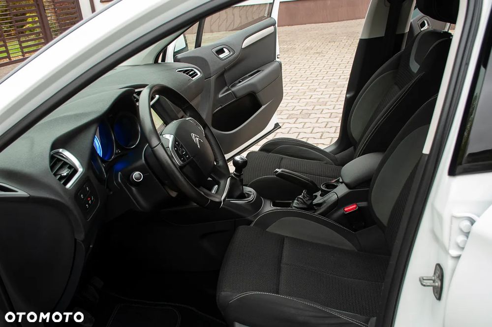 Citroën C4 PureTech 130 Stop&Start SHINE - 27