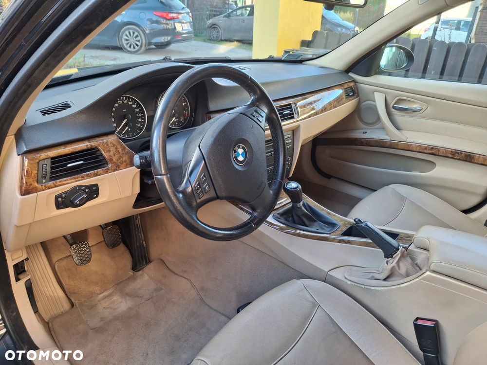 BMW Seria 3 330xi - 10
