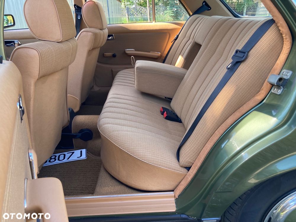 Mercedes-Benz W123 - 23