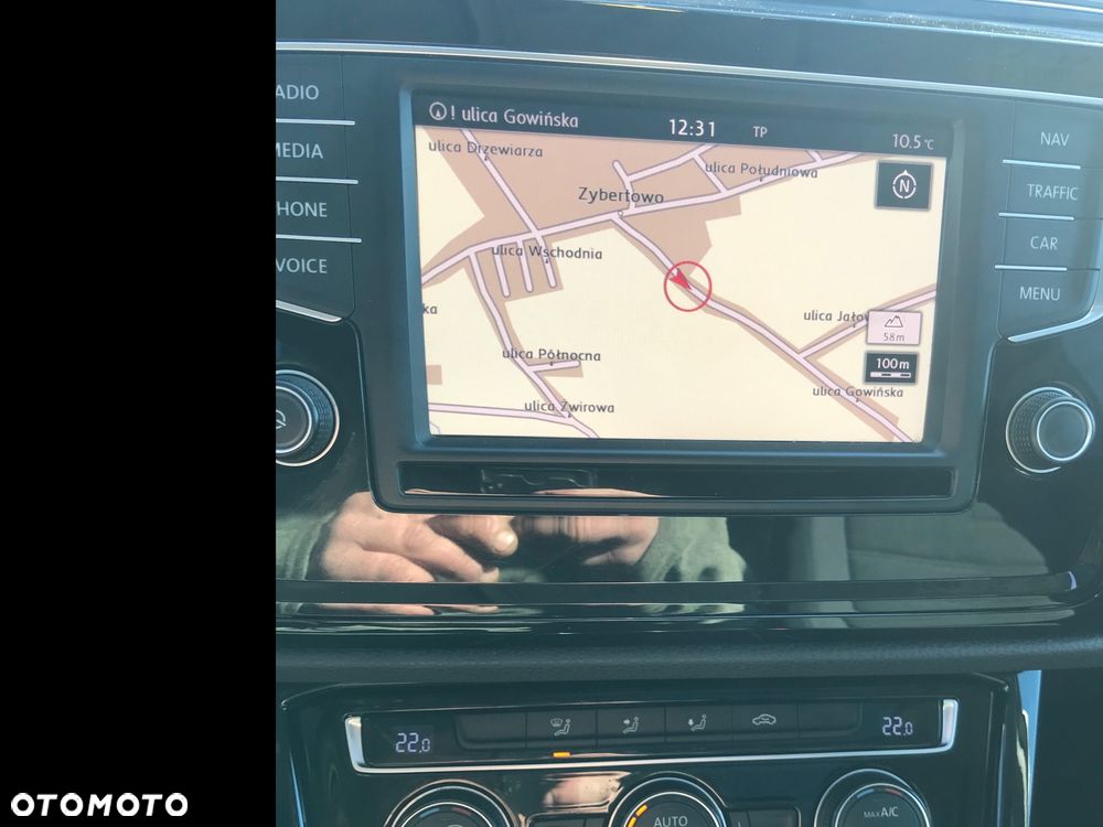 Volkswagen Touran 2.0 TDI SCR Highline - 8