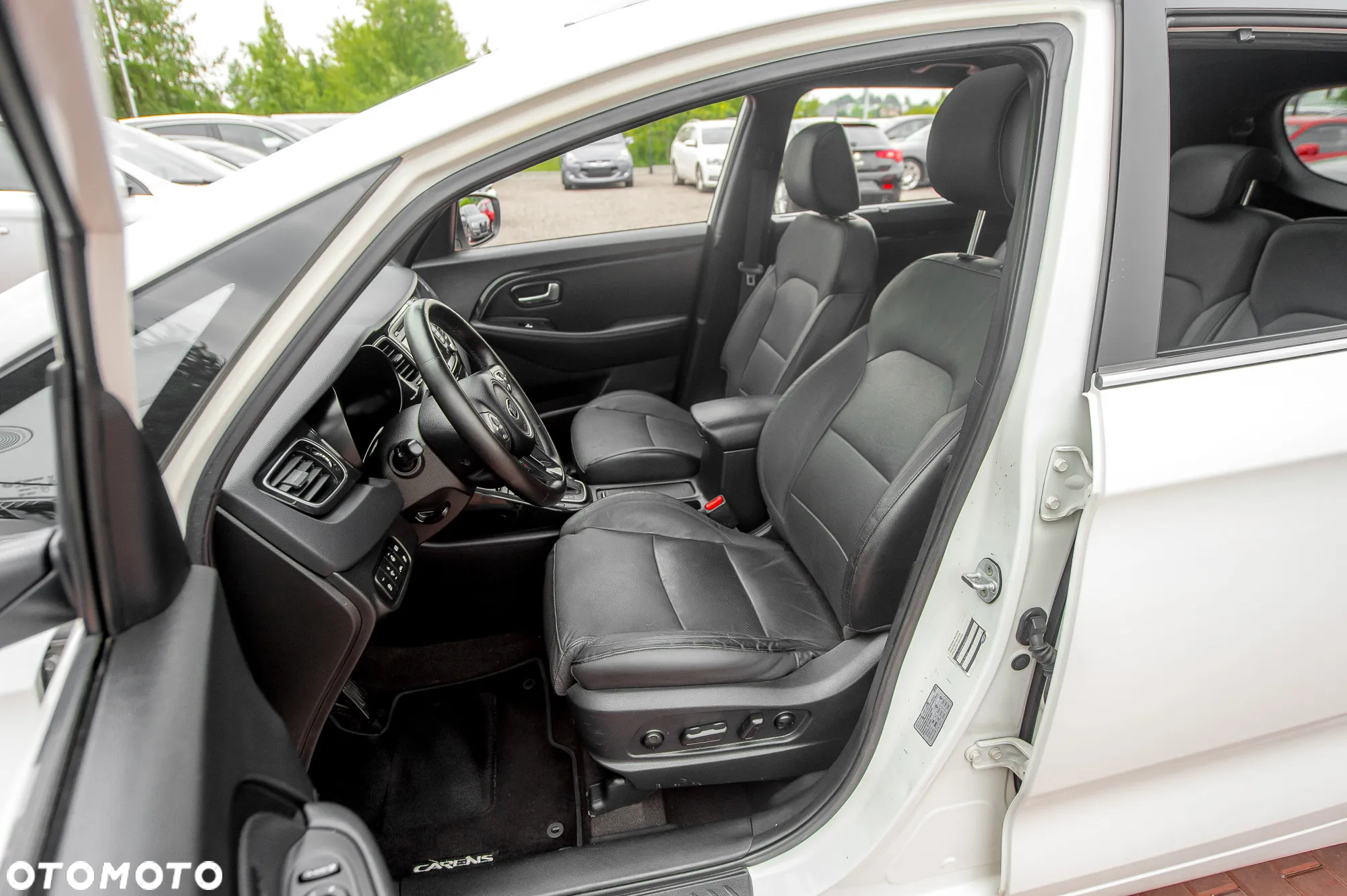Kia Carens 1.7 CRDi Business Line 7os 7DCT - 17