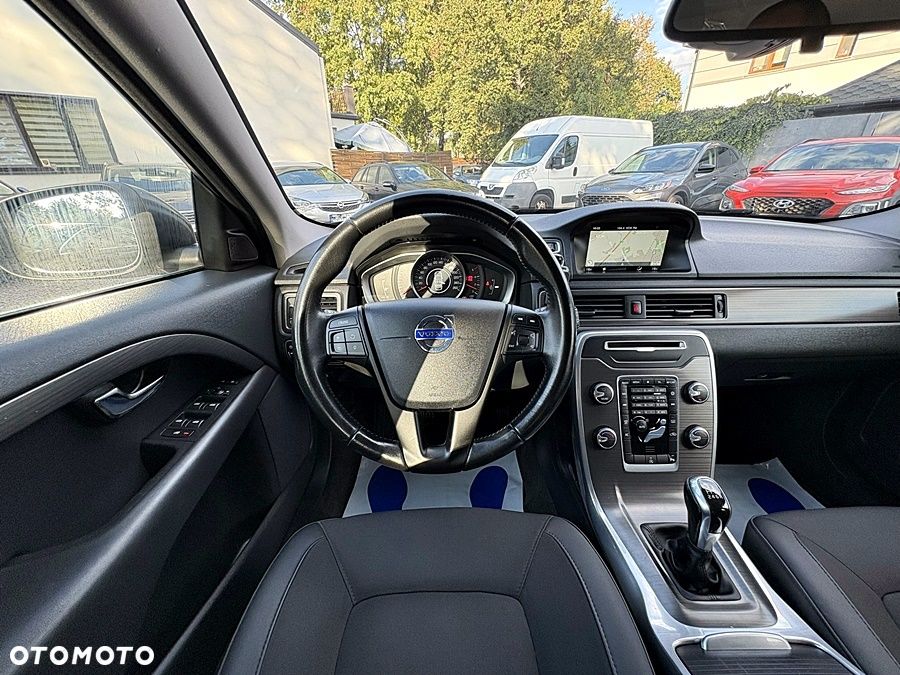 Volvo V70 D2 Momentum - 24
