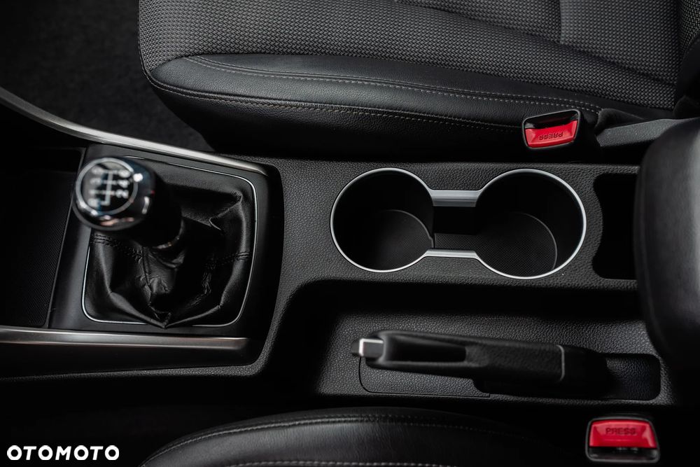 Hyundai i30 1.6 Fifa World Cup Edition - 29