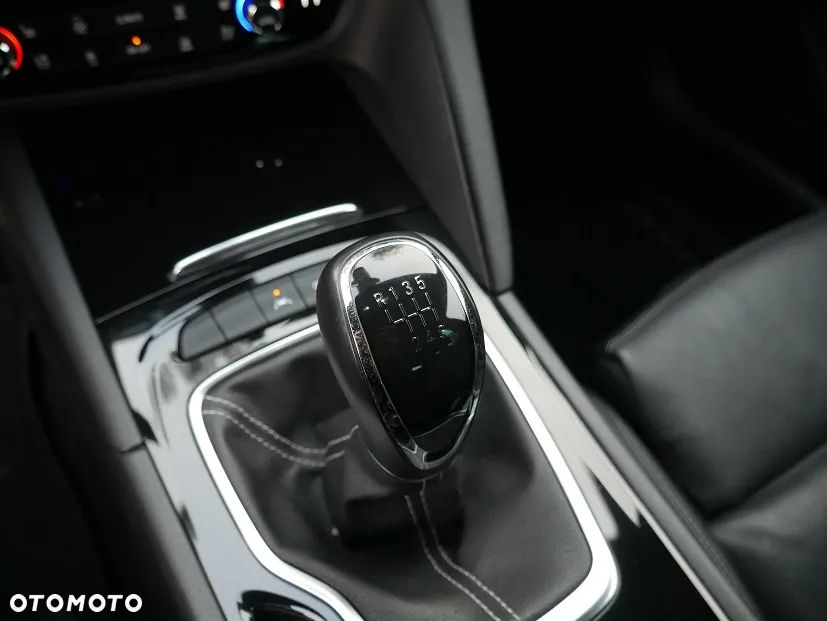 Opel Insignia 1.5 T Exclusive S&S - 28