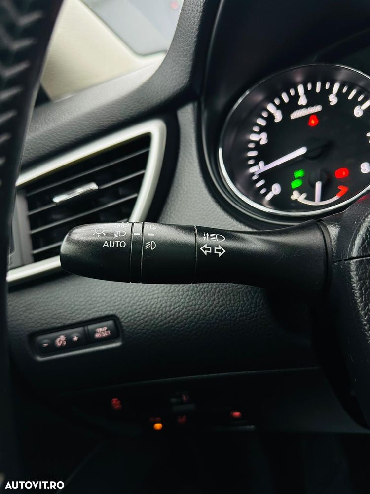 Nissan Qashqai 1.2 DIG-T TEKNA - 29