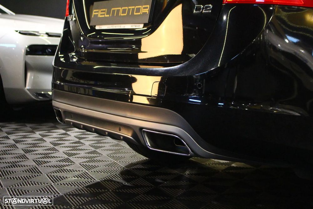 Volvo V60 2.0 D2 Momentum Drive - 10