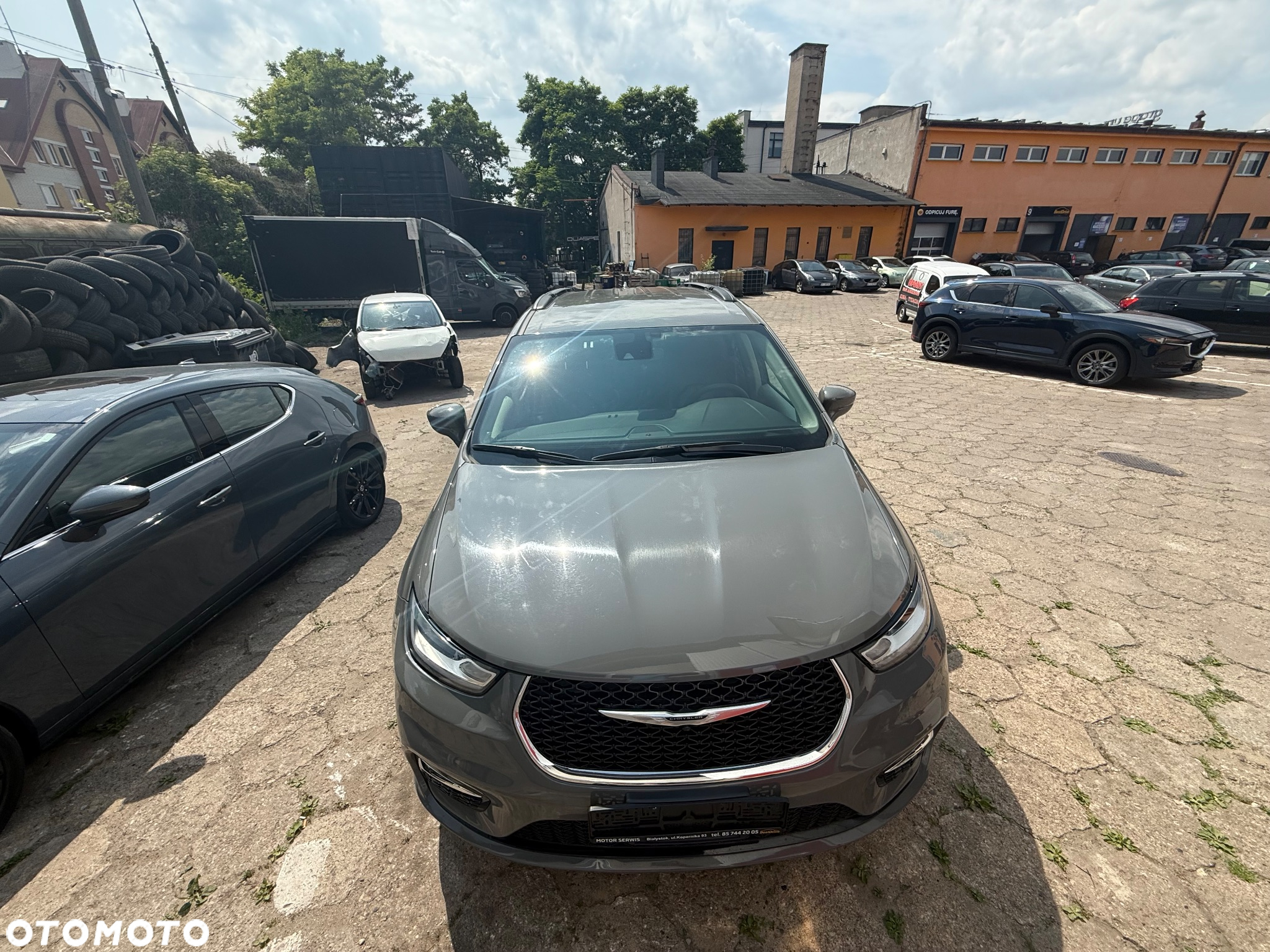 Chrysler Pacifica - 2