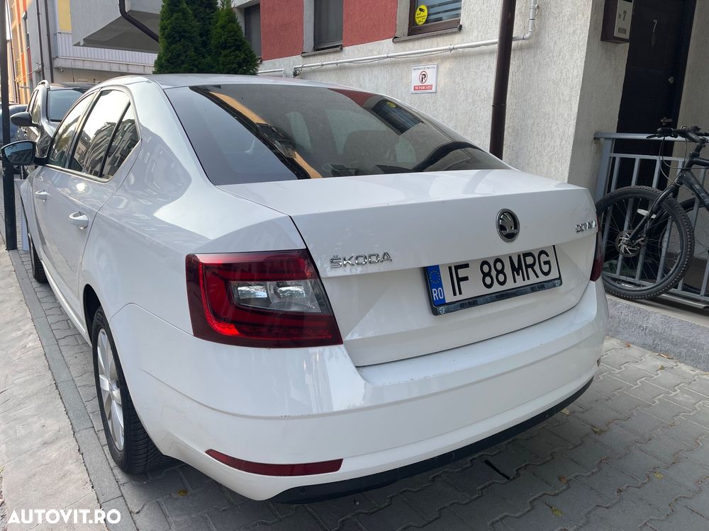Skoda Octavia 2.0 TDI DSG Ambition - 2