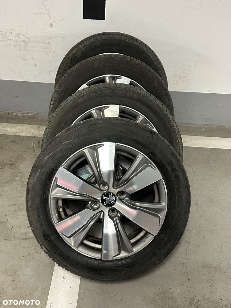 Peugeot 2008 1.2 Pure Tech Style EU6 - 27