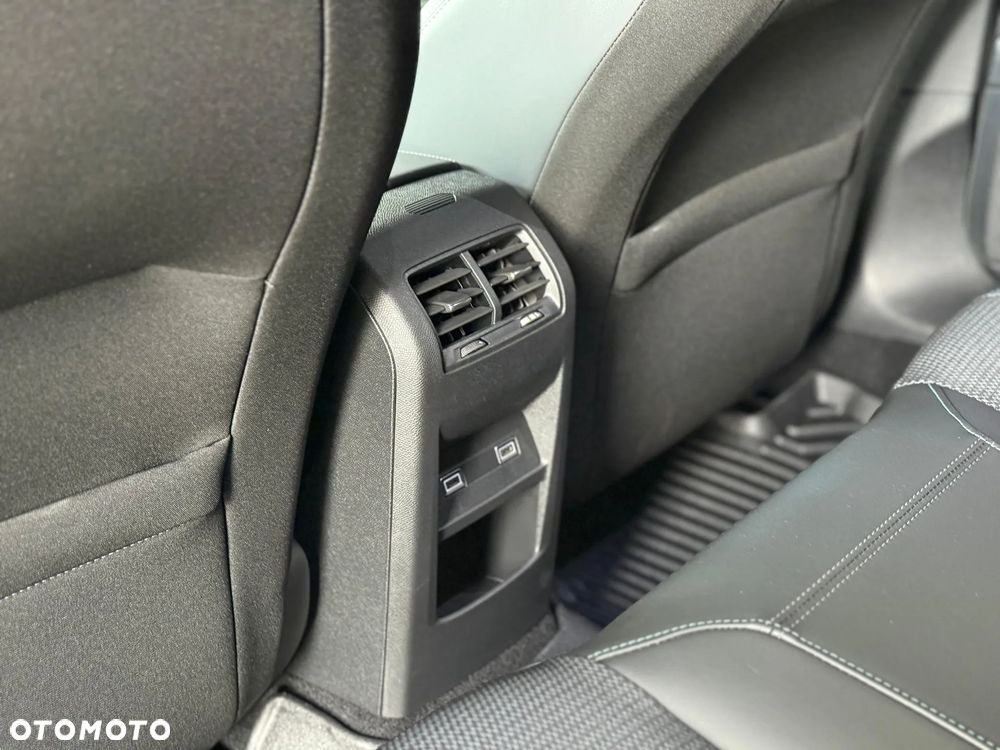 Peugeot 308 1.2 PureTech Allure S&S EAT8 - 17