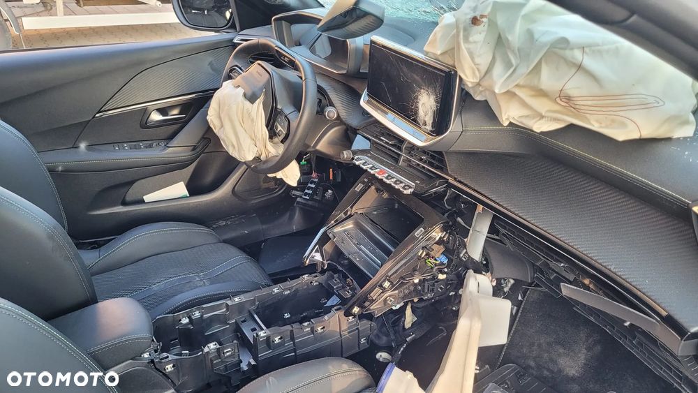 Peugeot 208 Hybrid 136 e-DSC6 GT - 10