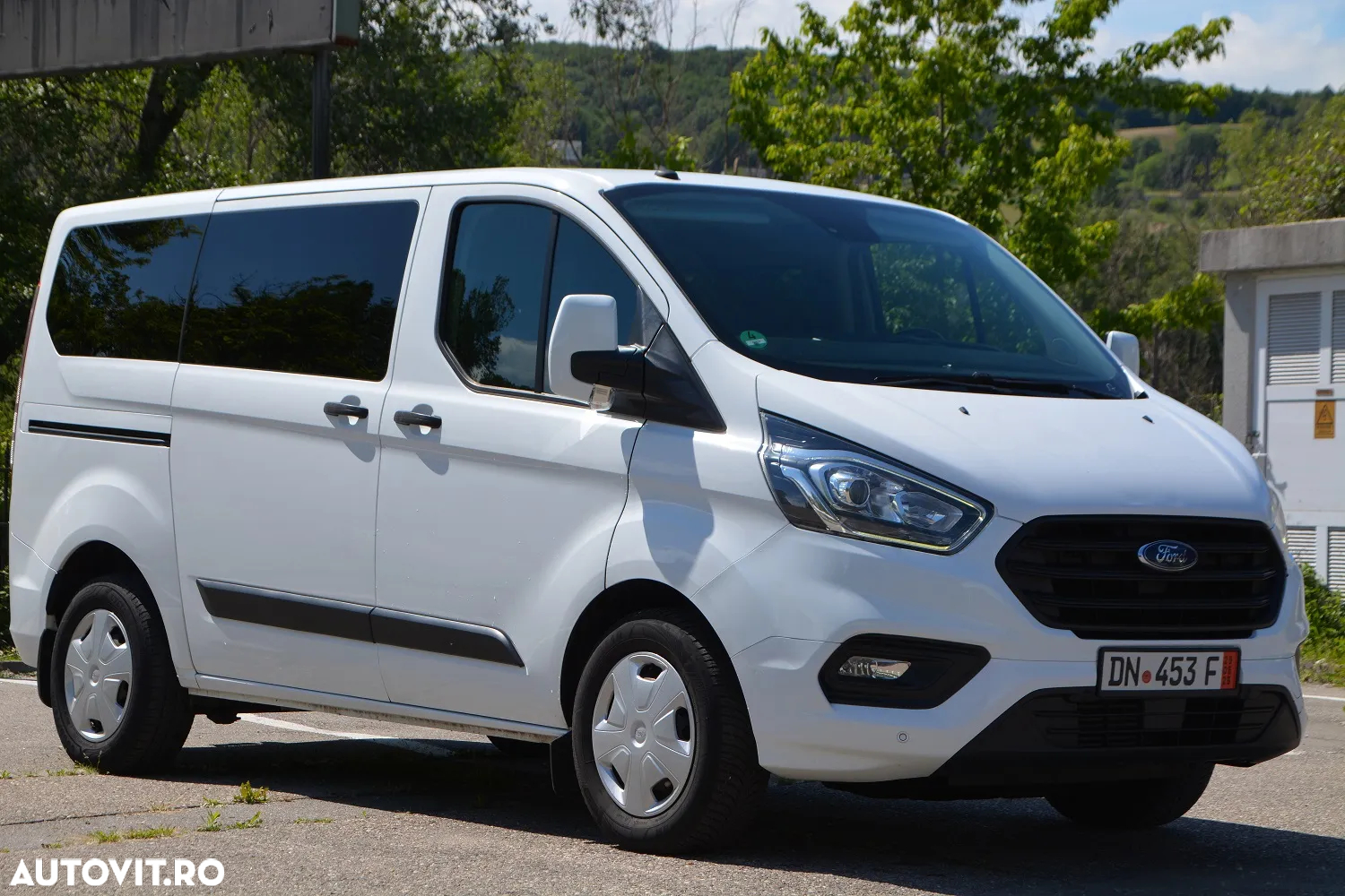 Ford Transit Custom Kombi 320 2.0 EcoBlue 130 CP L2H1 Trend - 3