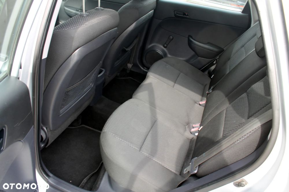 Hyundai i30 1.4 Blue Comfort - 14