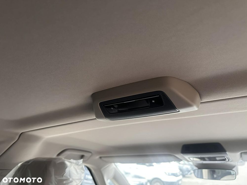 Volkswagen Multivan - 21