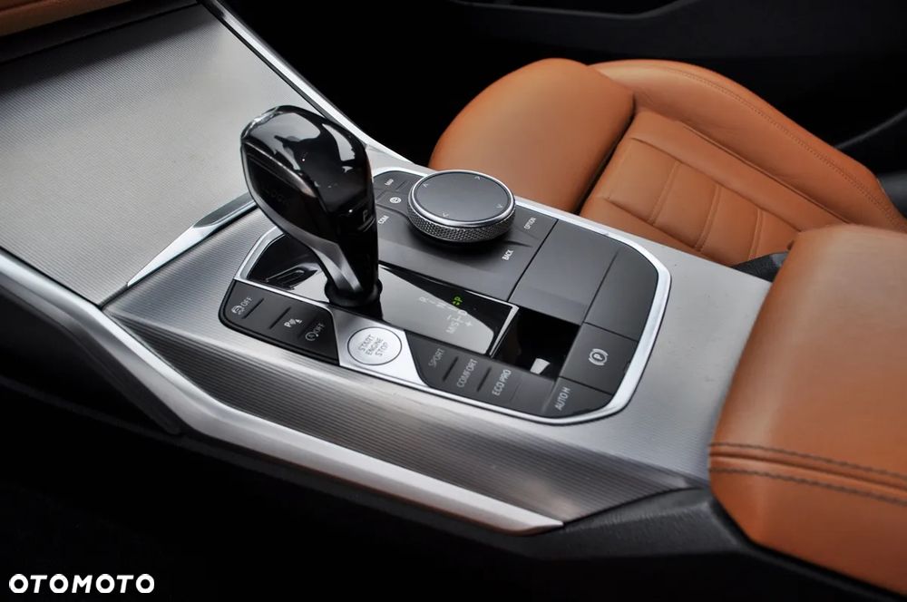 BMW Seria 3 330d Luxury Line sport - 22
