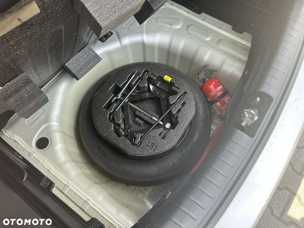 Kia Rio - 12