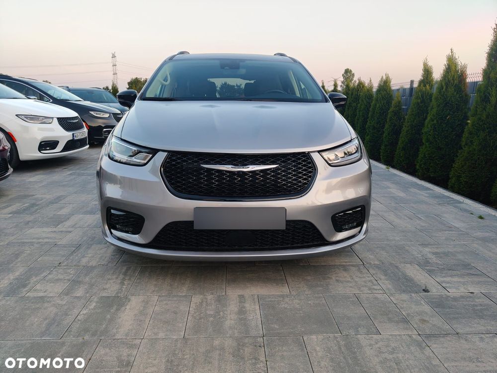Chrysler Pacifica - 26