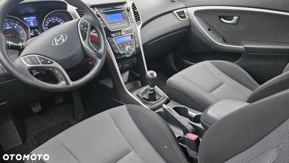 Hyundai i30 1.6 CRDi Comfort - 24