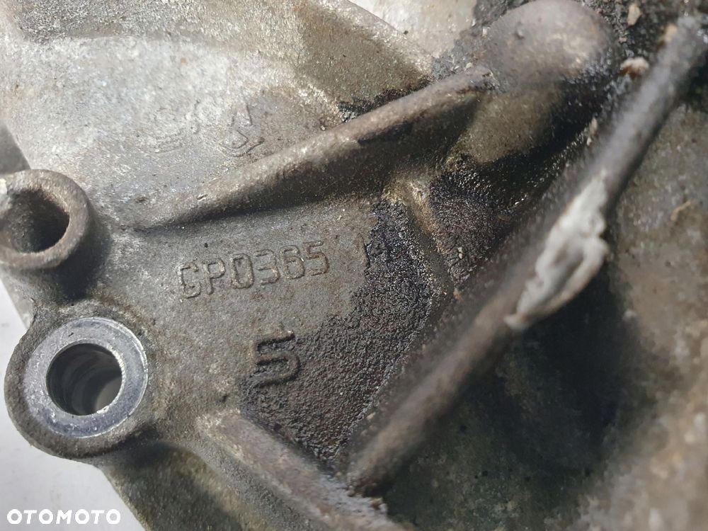 POMPA OLEJU Opel Astra J Meriva B Corsa D 1.4 T 55562788 osłona rozrządu - 4