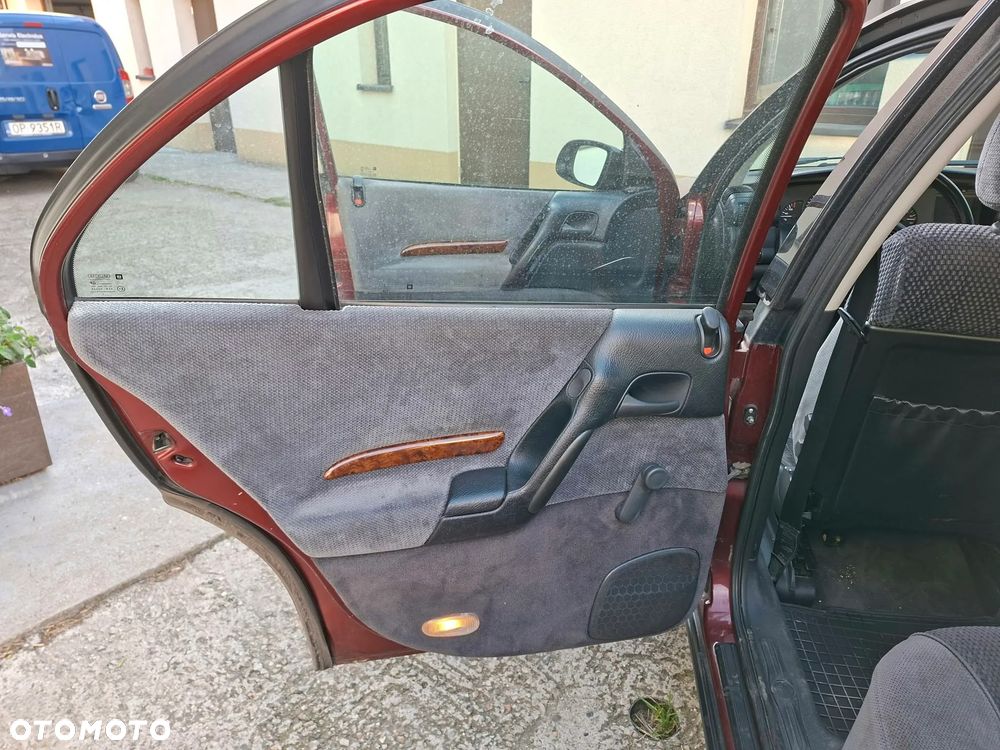 Opel Omega 2.0 CD - 14