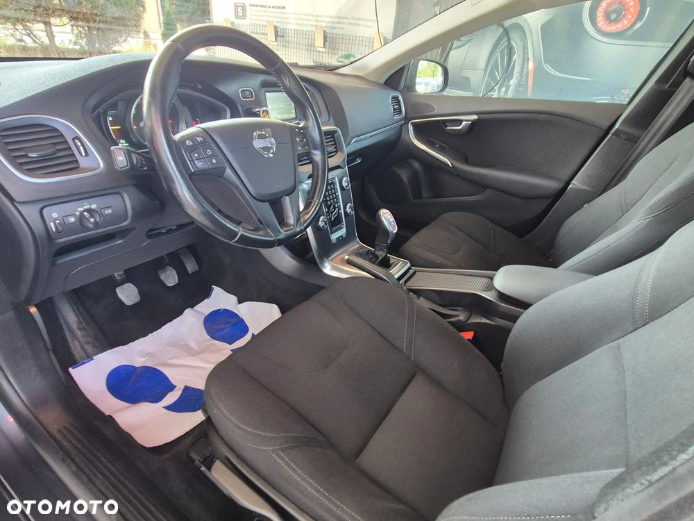 Volvo V40 D2 Momentum - 26