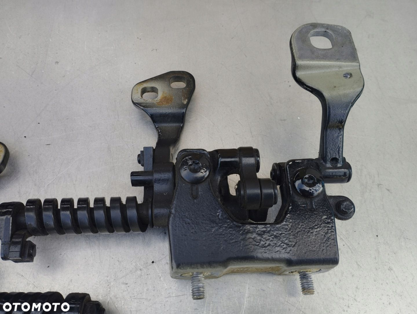 BMW E91 ZAWIAS PRAWY LEWY TYŁ KLAPY BAGAŻNIKA 7119042 7119041 - 6