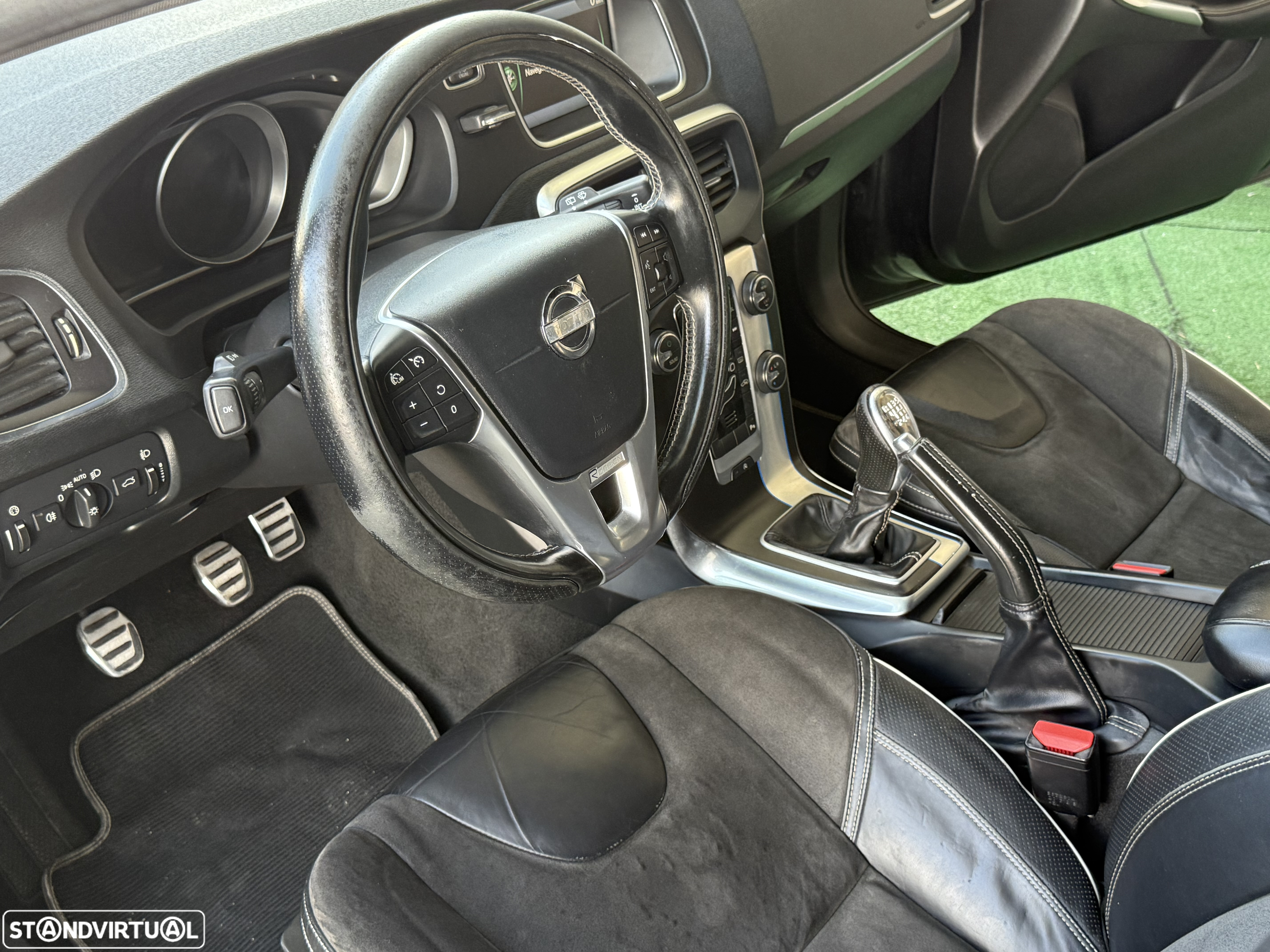 Volvo V40 1.6 D2 Eco R-Design - 17