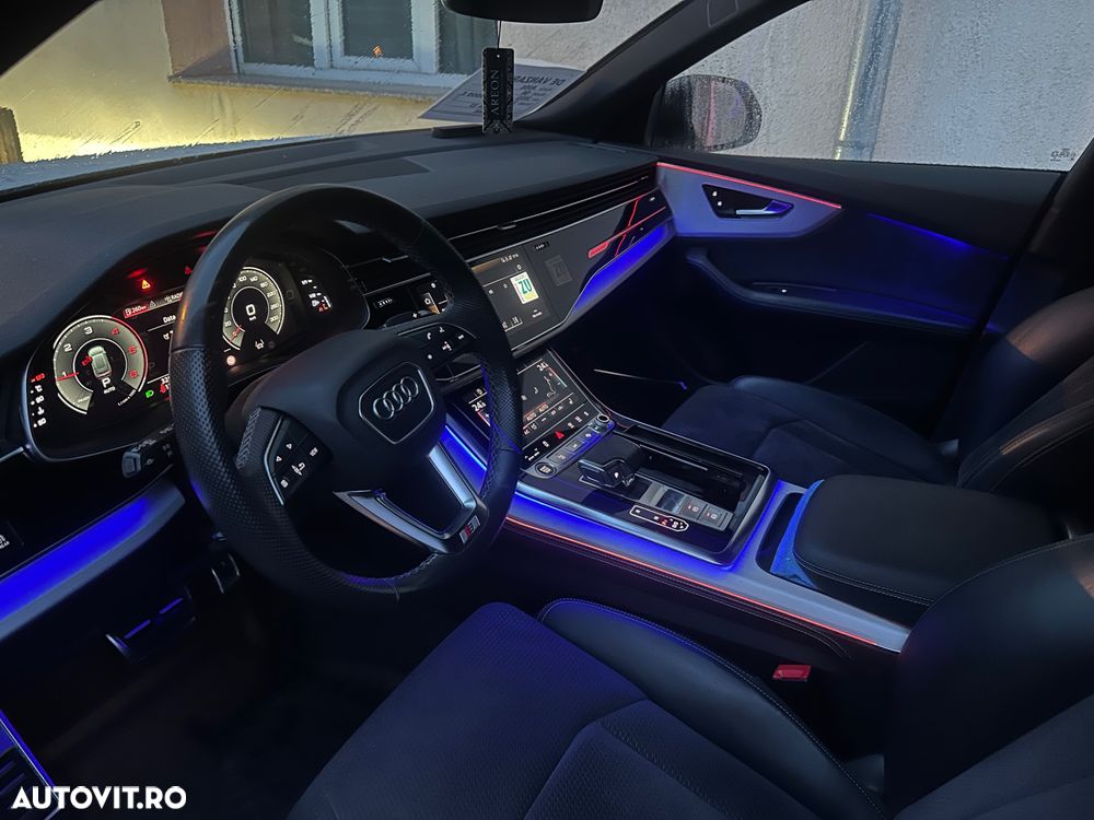 Audi Q8 - 8
