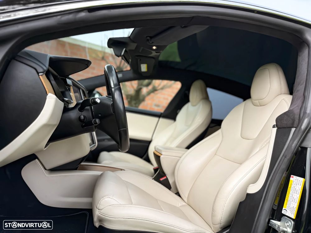 Tesla Model S Long Range - 22