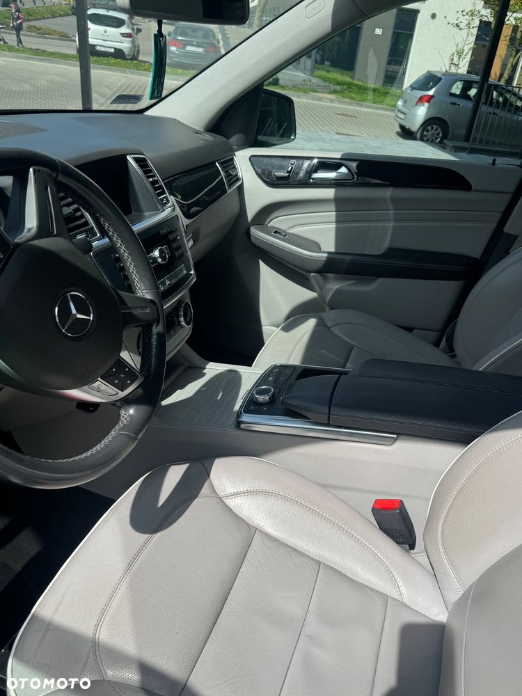 Mercedes-Benz ML 350 BlueTEC 4MATIC 7G-TRONIC Edition 1 - 2