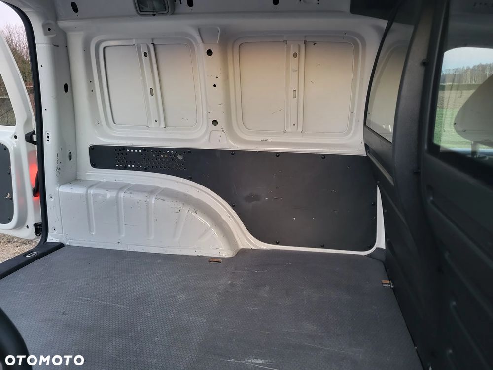 Volkswagen Caddy - 11