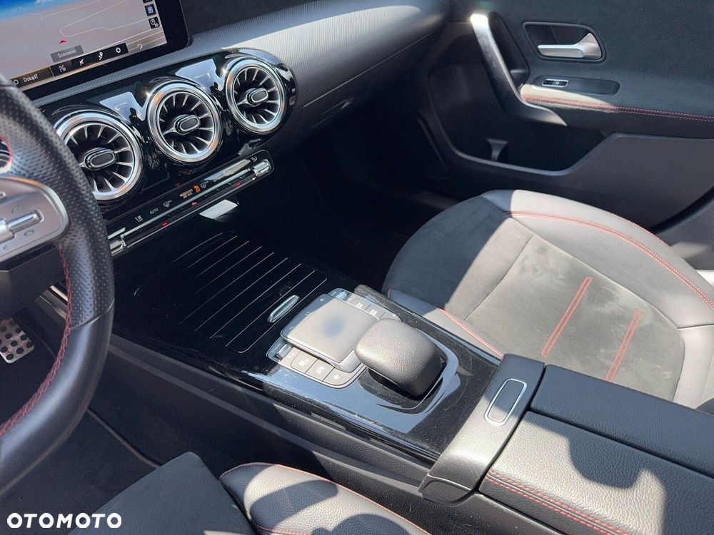 Mercedes-Benz Klasa A 180 AMG Line 7G-DCT - 15