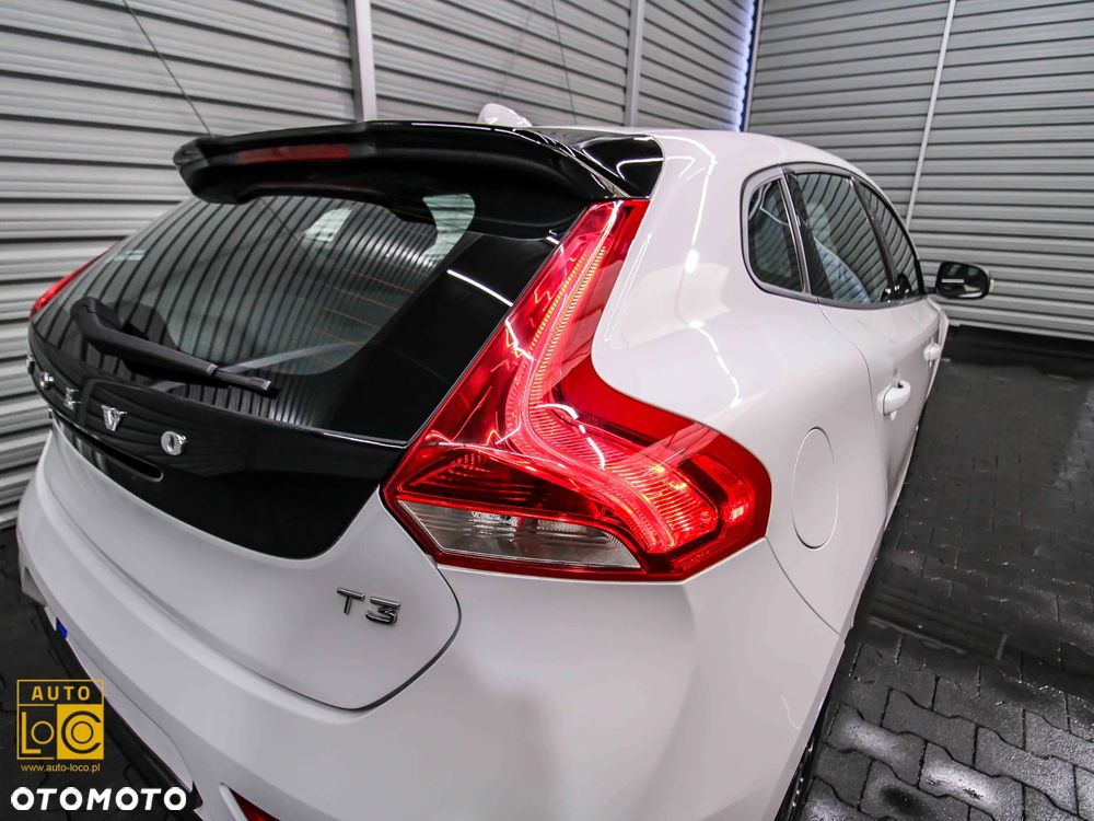 Volvo V40 T3 Drive-E Momentum - 28