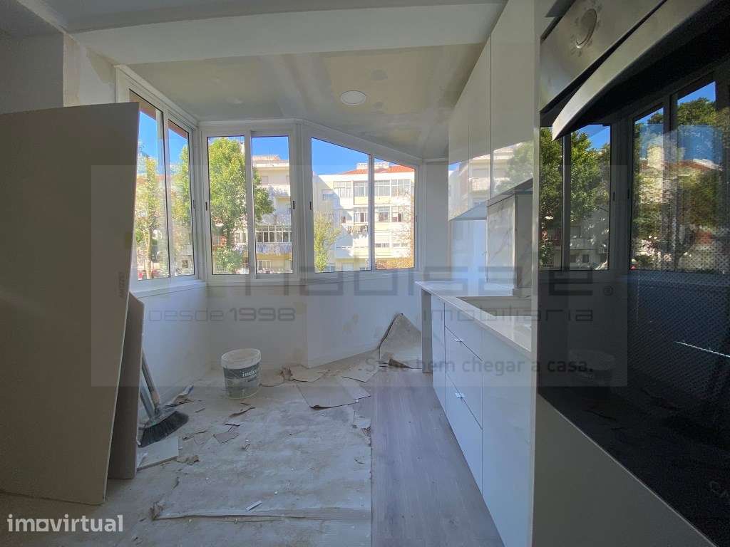 T3 Renovado com Suite | Excelente Localização | Amadora - Grande imagem: 5/31